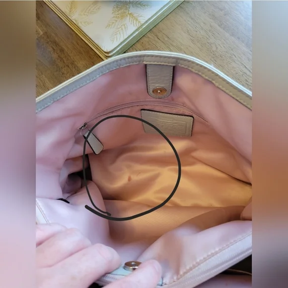 COACH Handbag - Picture 6 of 10